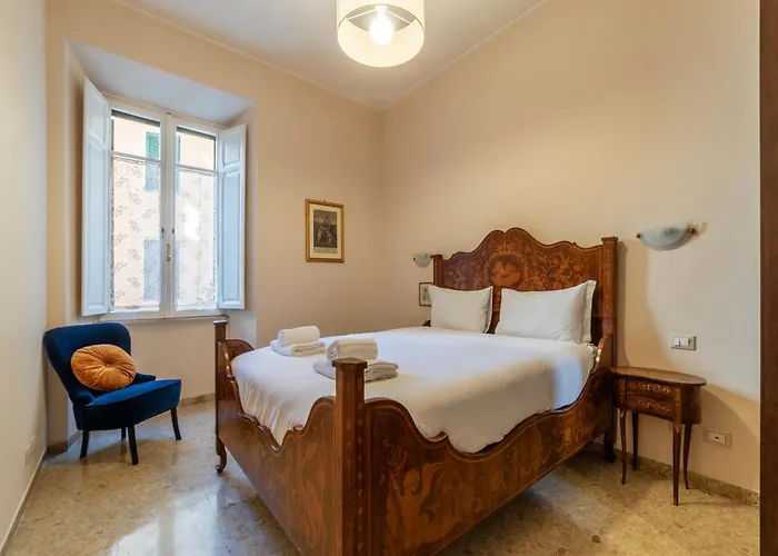 Guesthost - Sapienza Elegant Apartment!