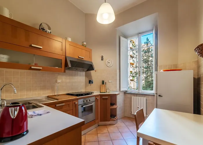 Guesthost - Sapienza Elegant Apartment!