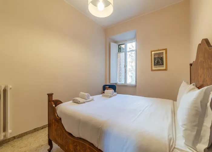 Guesthost - Sapienza Elegant Apartment! * Roma
