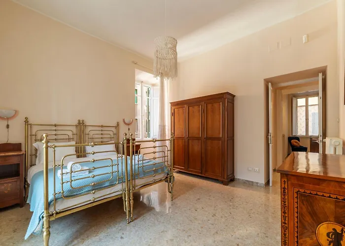 Guesthost - Sapienza Elegant Apartment!