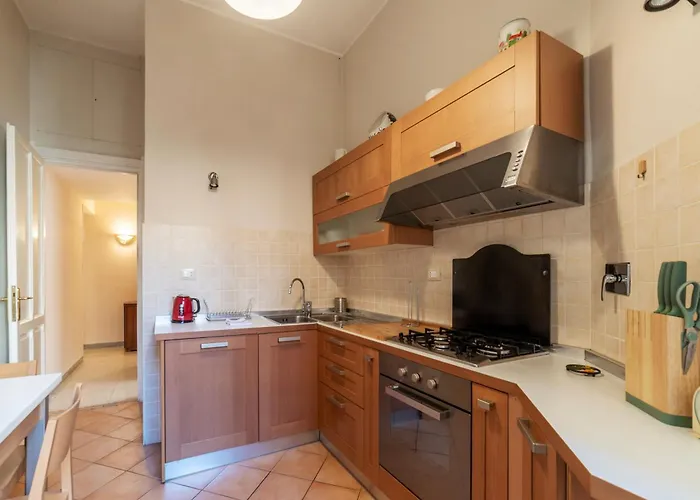 Guesthost - Sapienza Elegant Apartment! *
