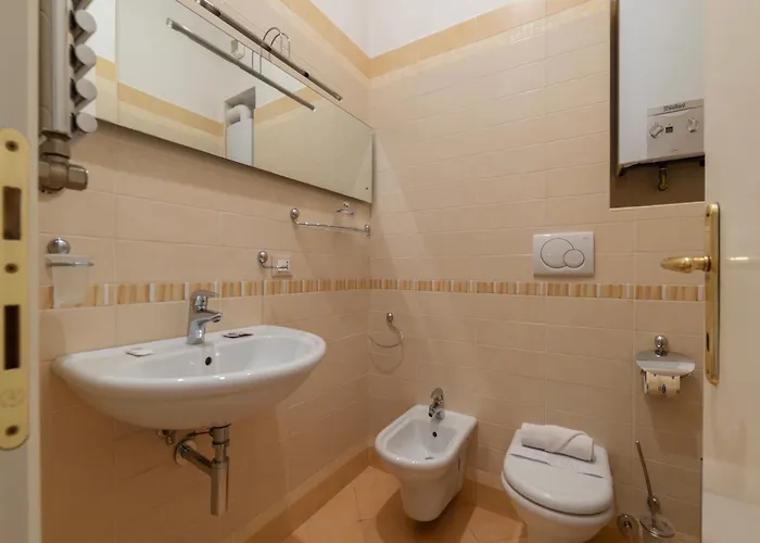 Guesthost - Sapienza Elegant Apartment! Roma